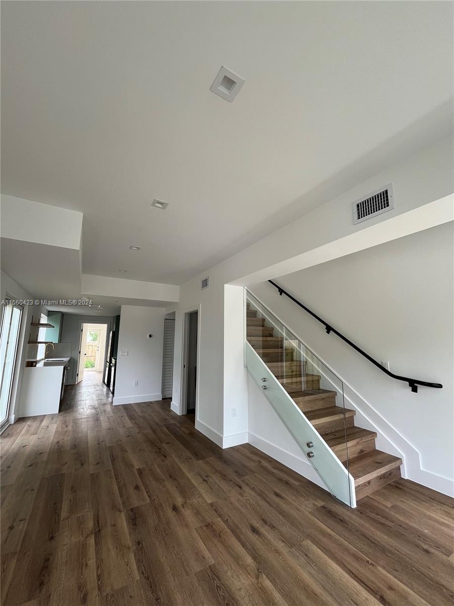 Living room & dining area