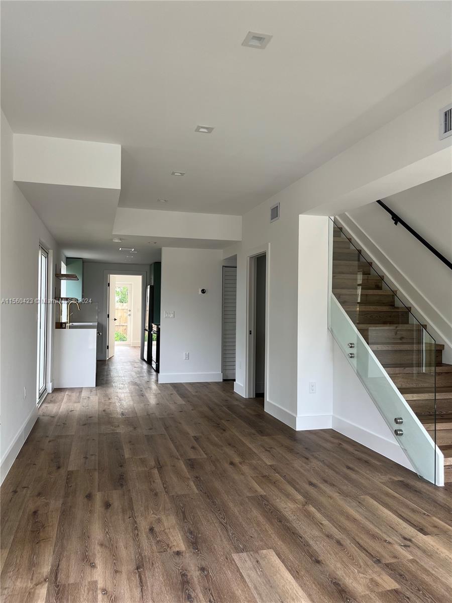 Living room & dining area