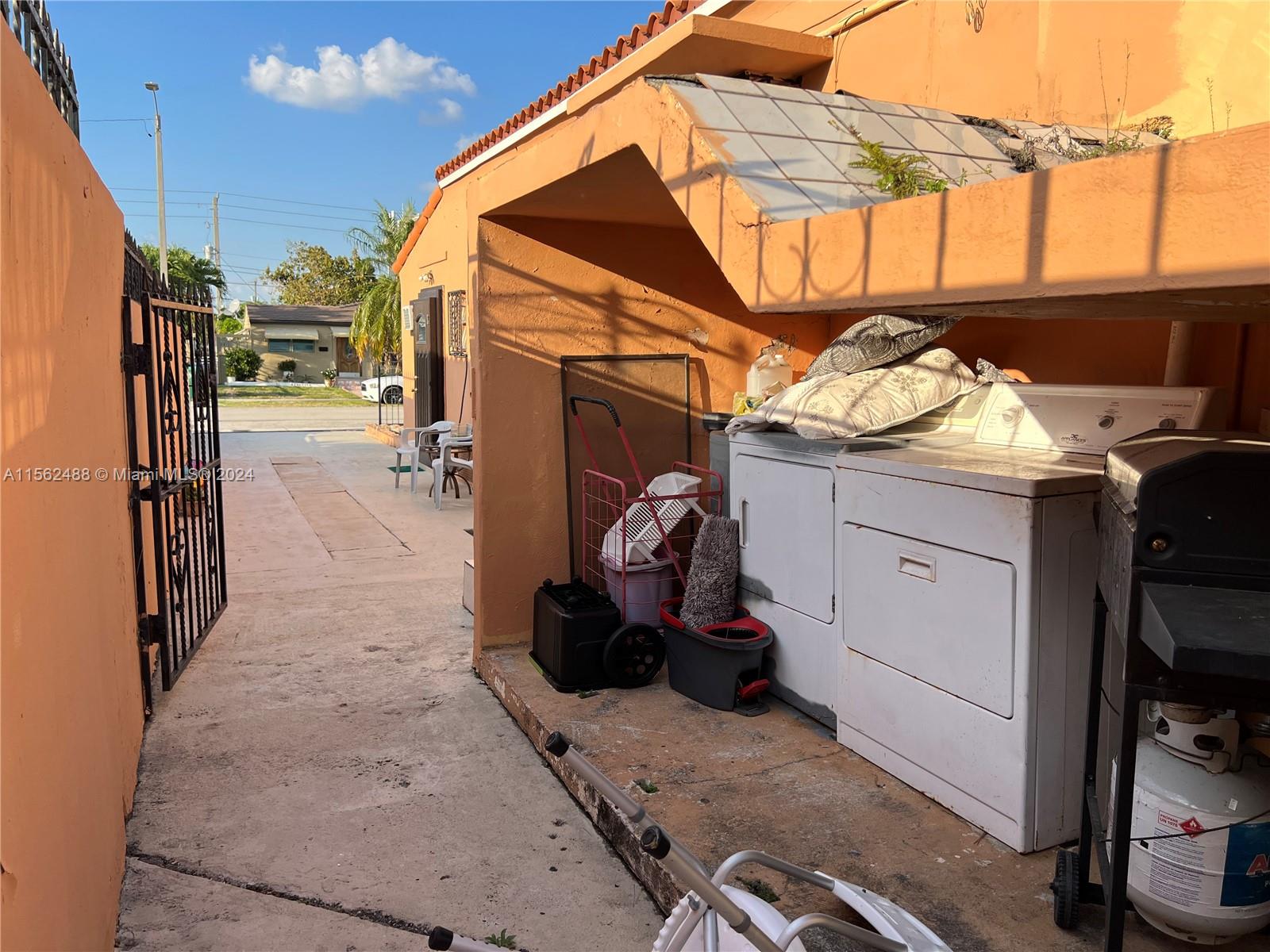 Common exterior laundry