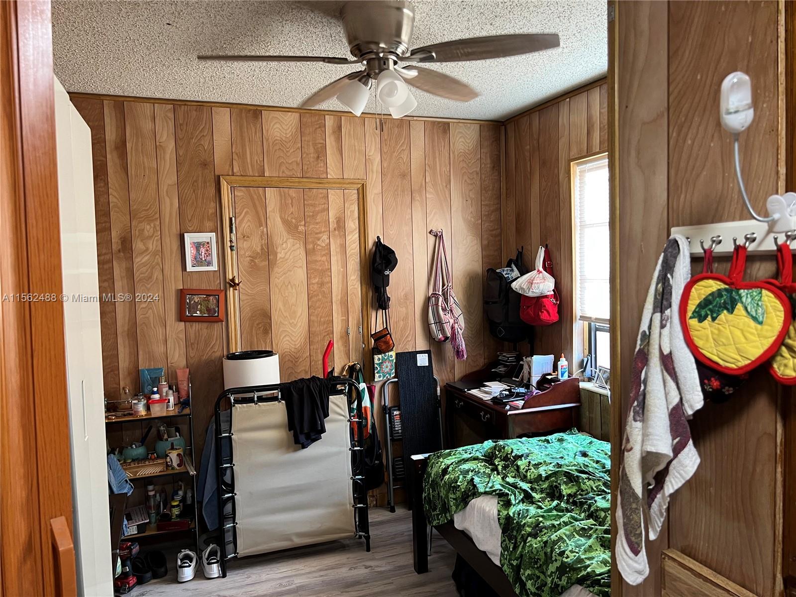 1/1 unit on west side of property