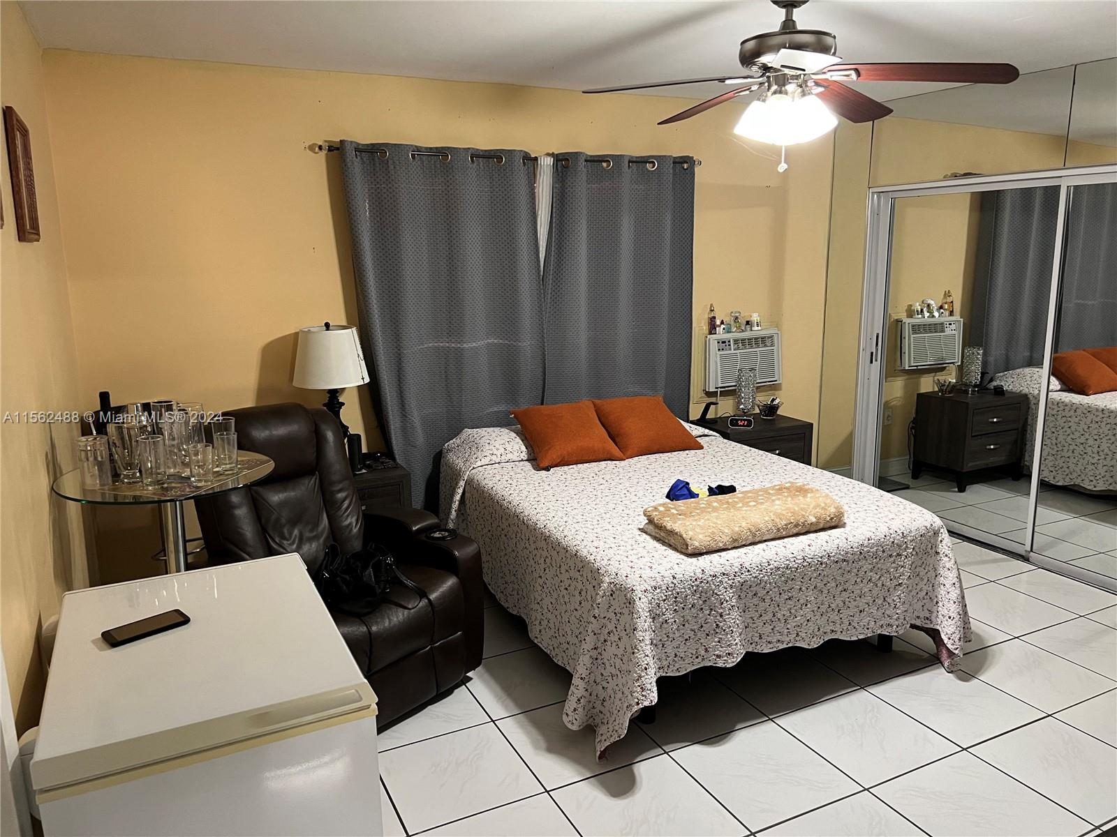 Main house 3/2 Master bedroom