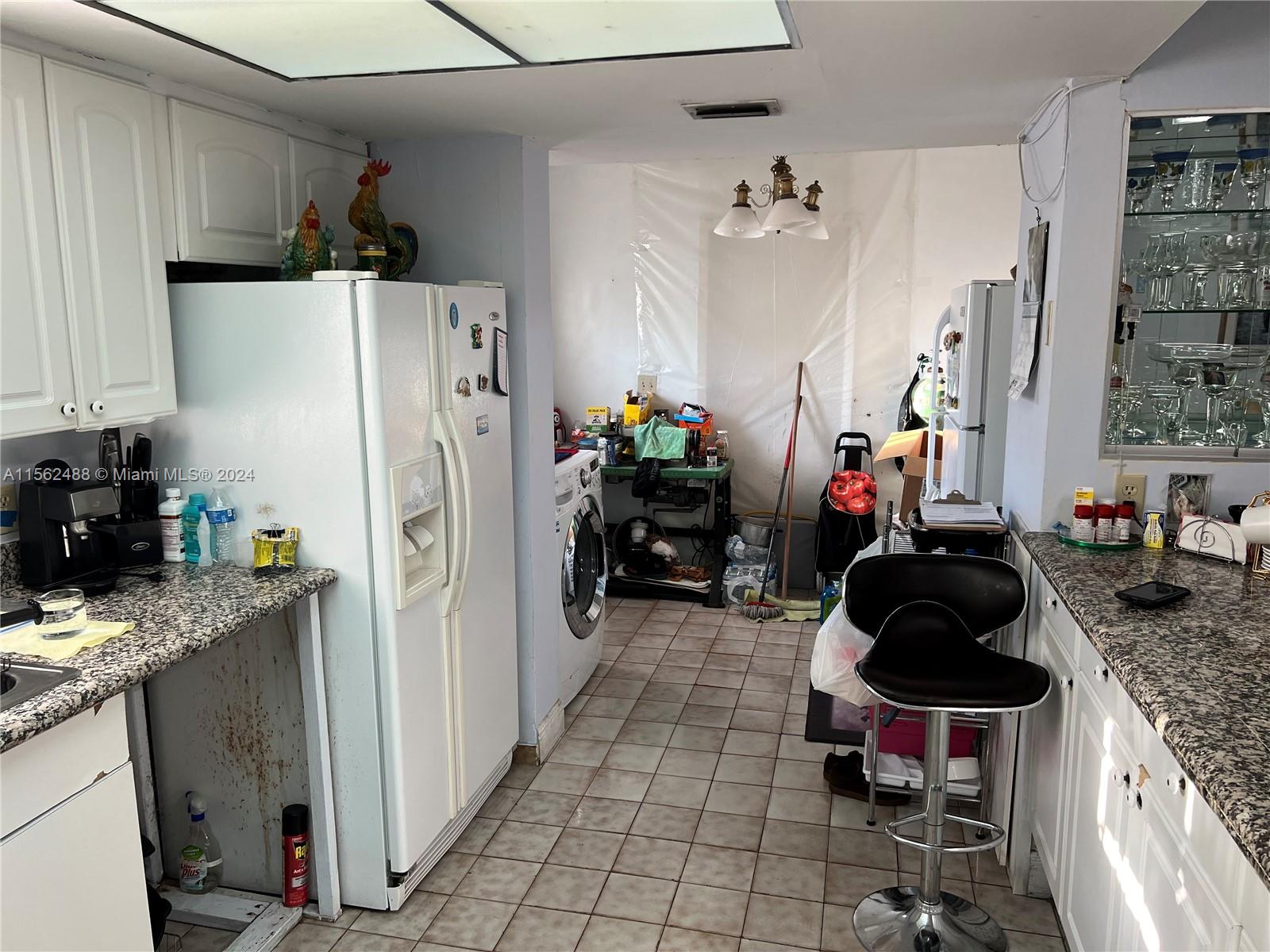 Main house 3/2 kitchen