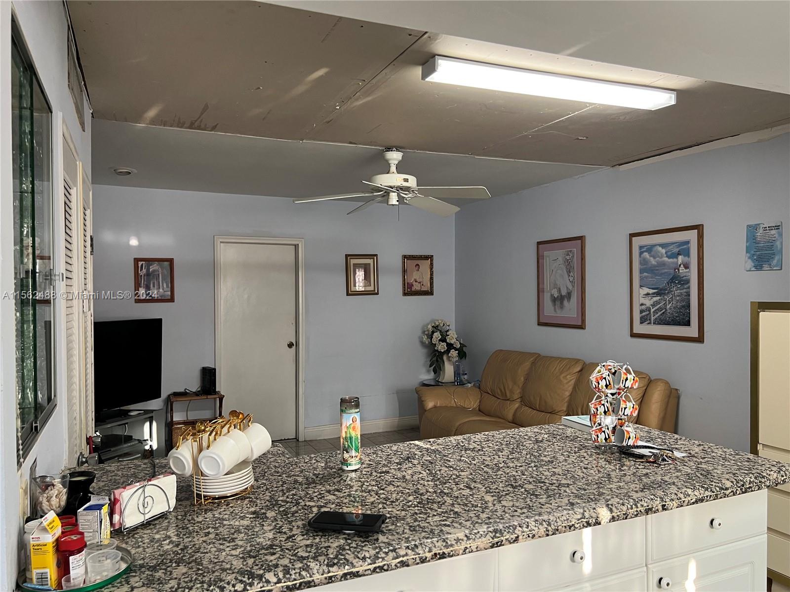 Main house 3/2 kitchen