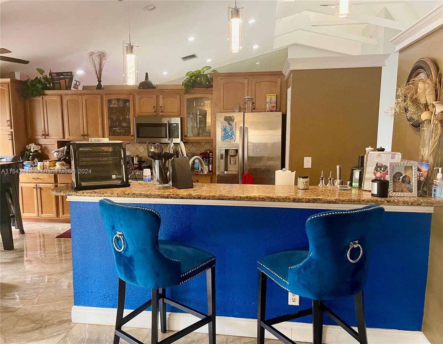 Breakfast bar area