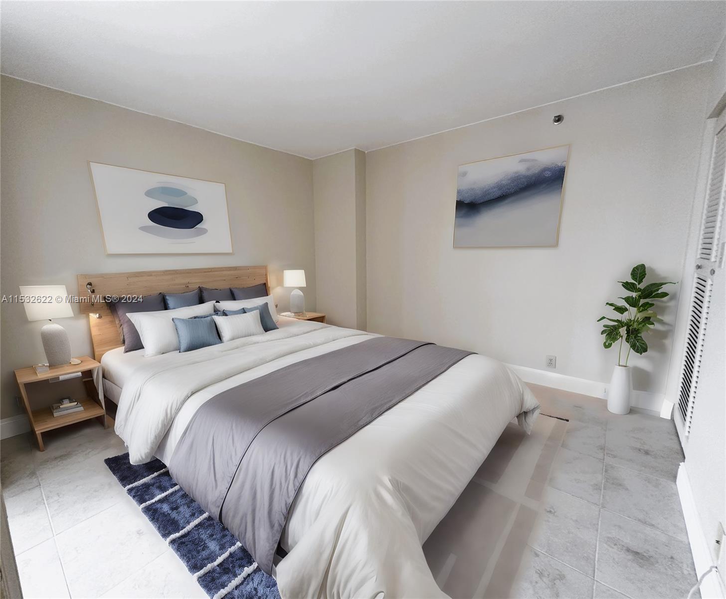 Second bedroom also opens onto balcony