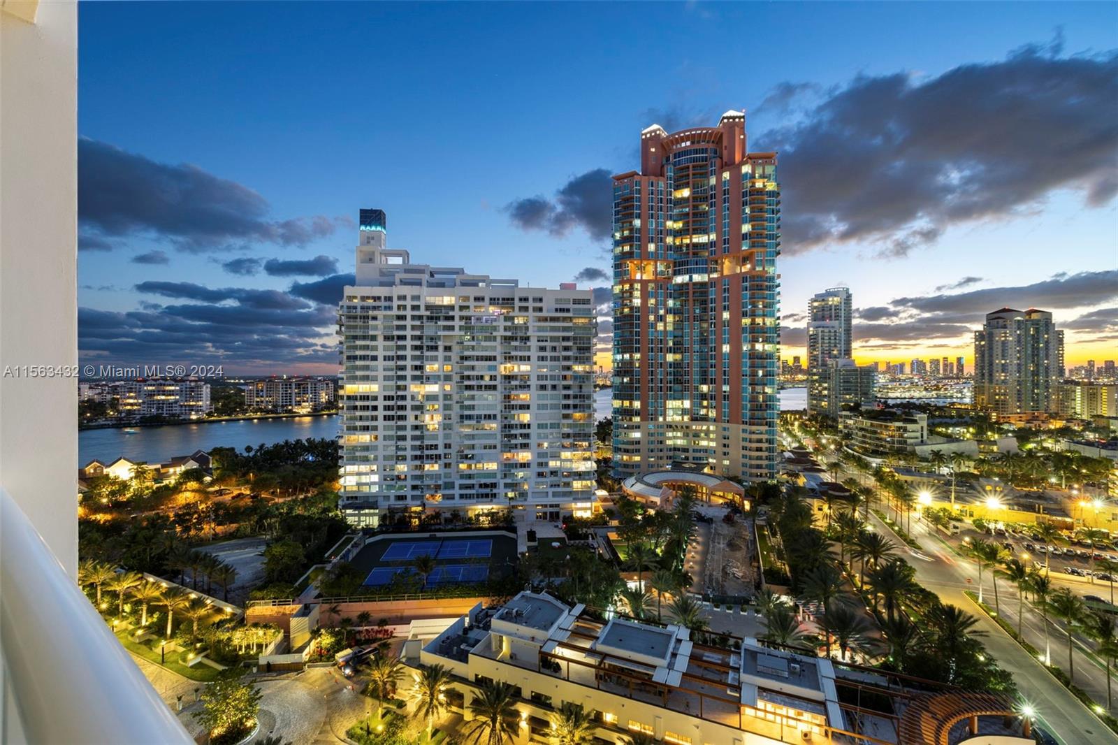 Main Balcony (terrace #1)