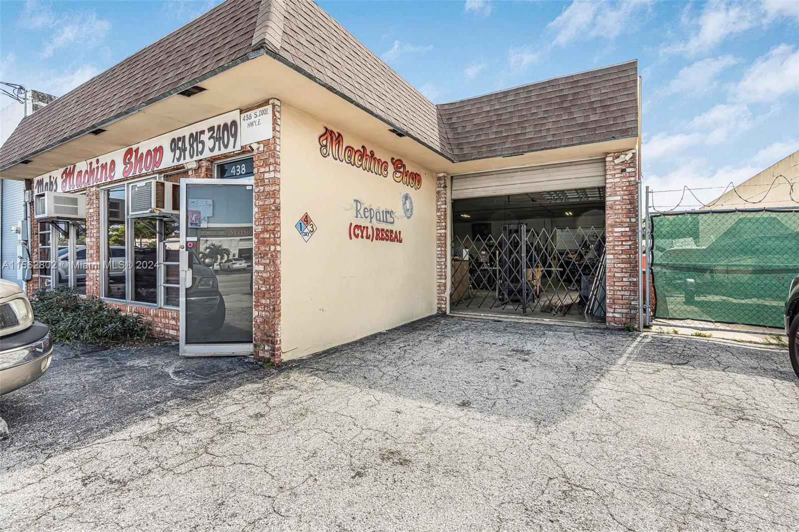 438 S Dixie Hwy E, Pompano Beach, FL 33060, ,Commercial,For Sale,Dixie Hwy E,A11562802