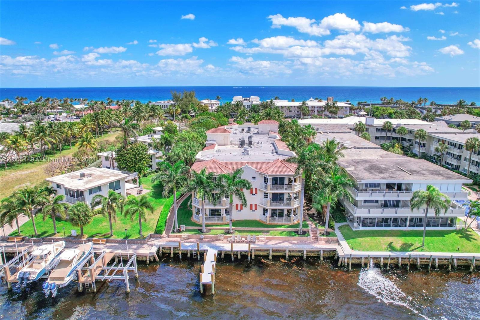 Coastal front - Dock