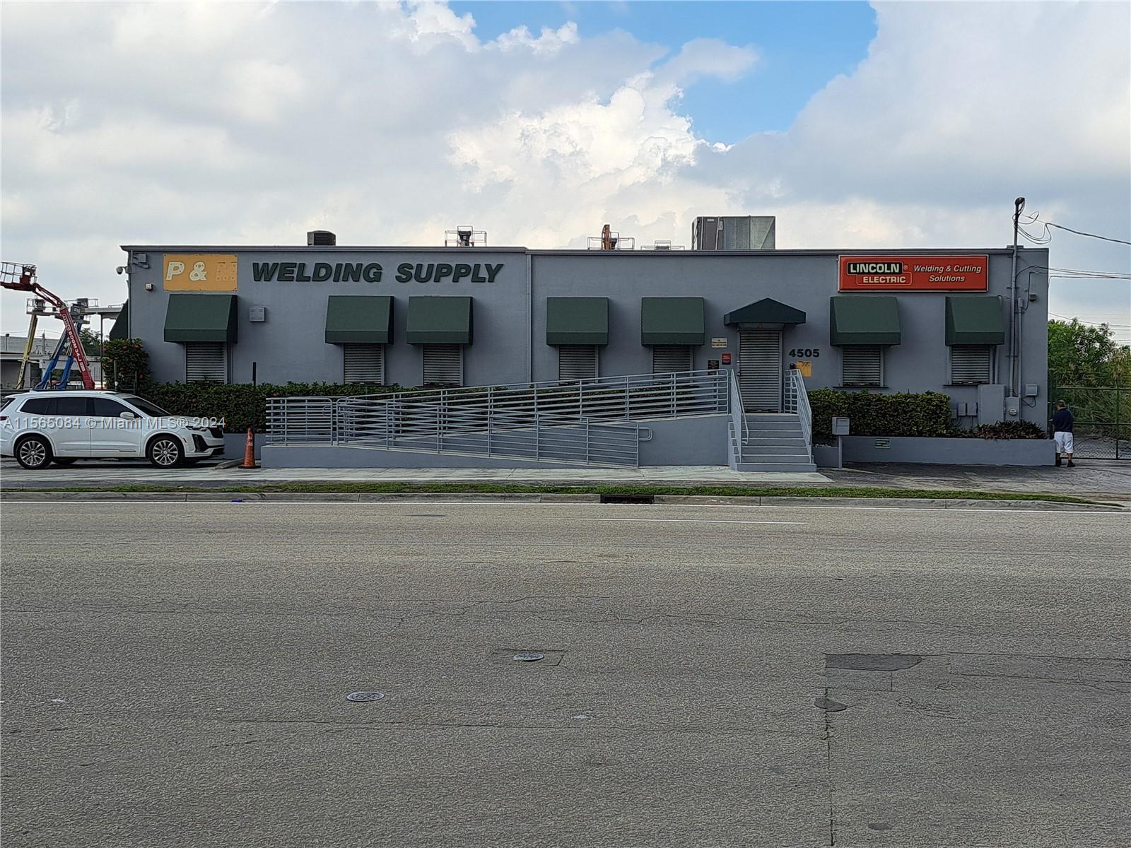 4505 Oakes Rd, Davie, FL 33314, ,Commercial,For Sale,Oakes Rd,A11565084
