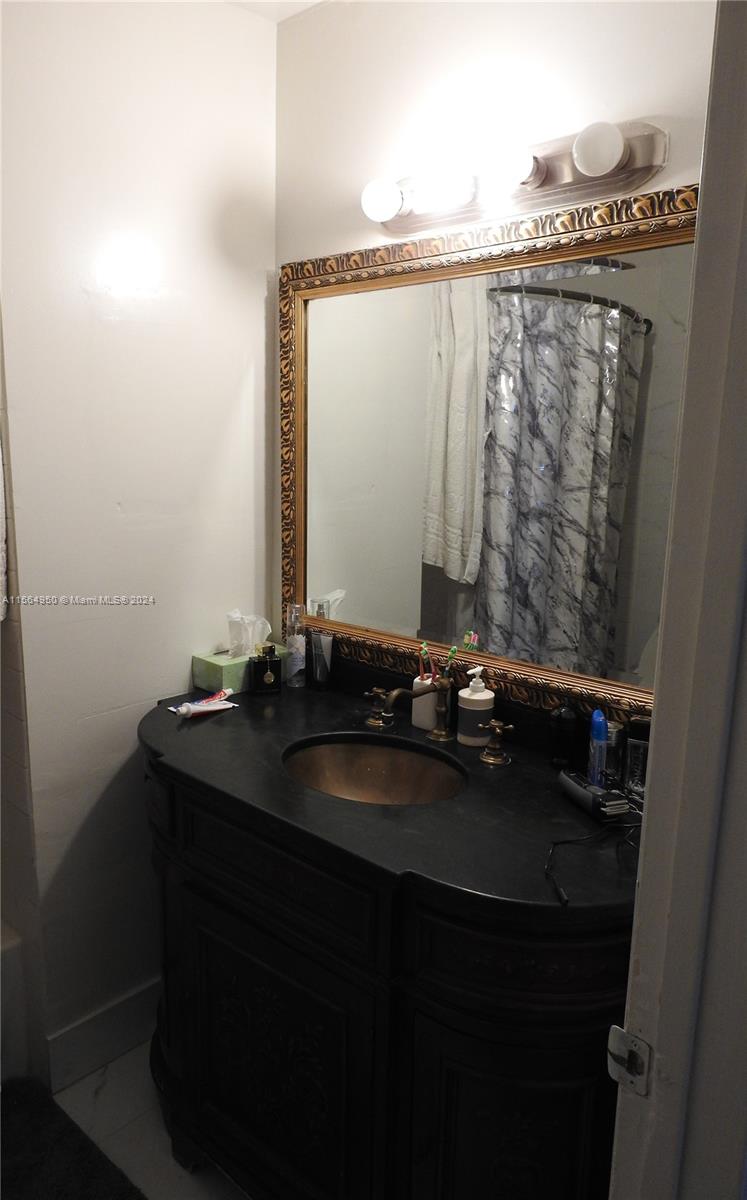 2nd Bathroom