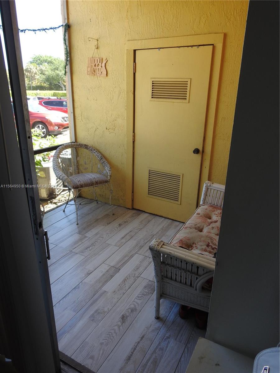 Screened Balcony