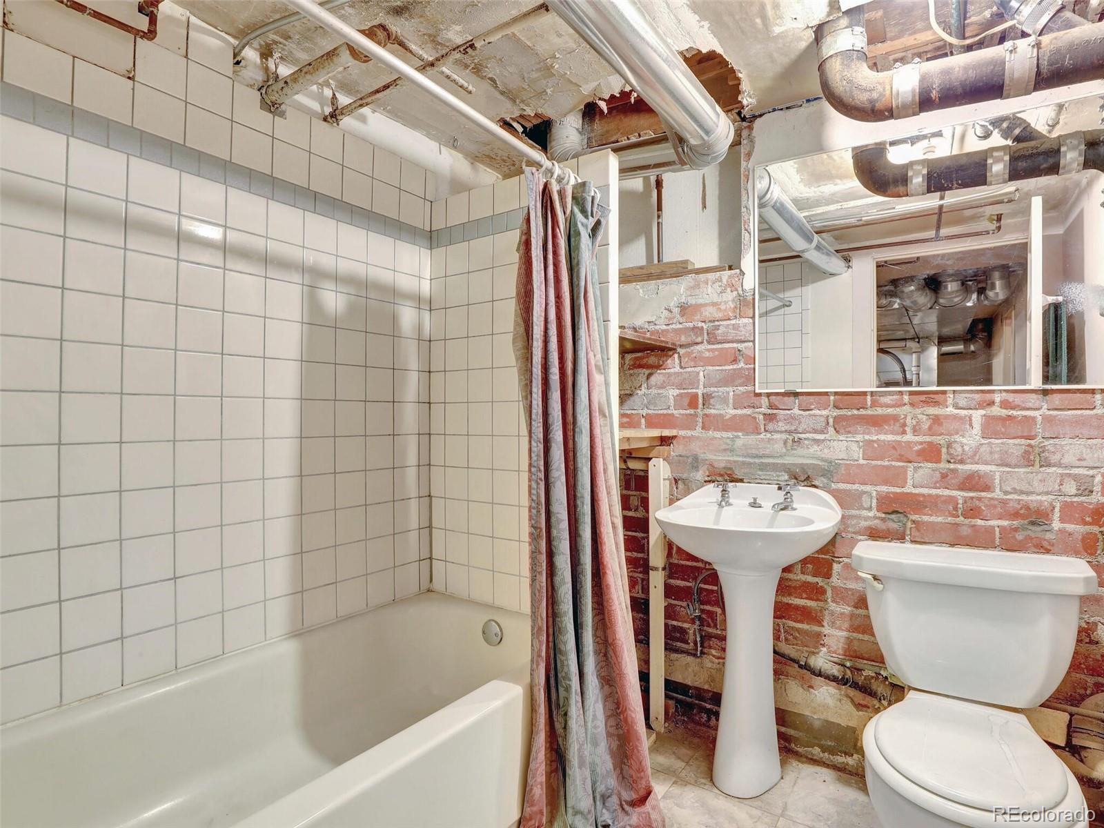 155 Downing Street, Denver, CO 80218, 5 Bedrooms Bedrooms, ,3 BathroomsBathrooms,Residential,For Sale,Downing,REC4499642