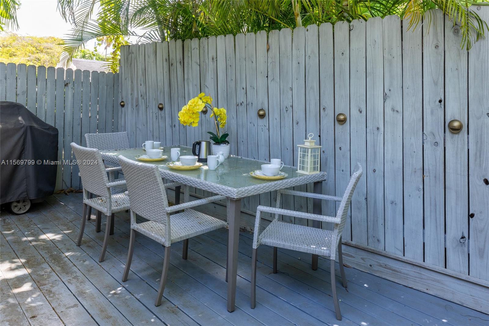 Al Fresco Dining
Enjoy Al Fresco dining year round!