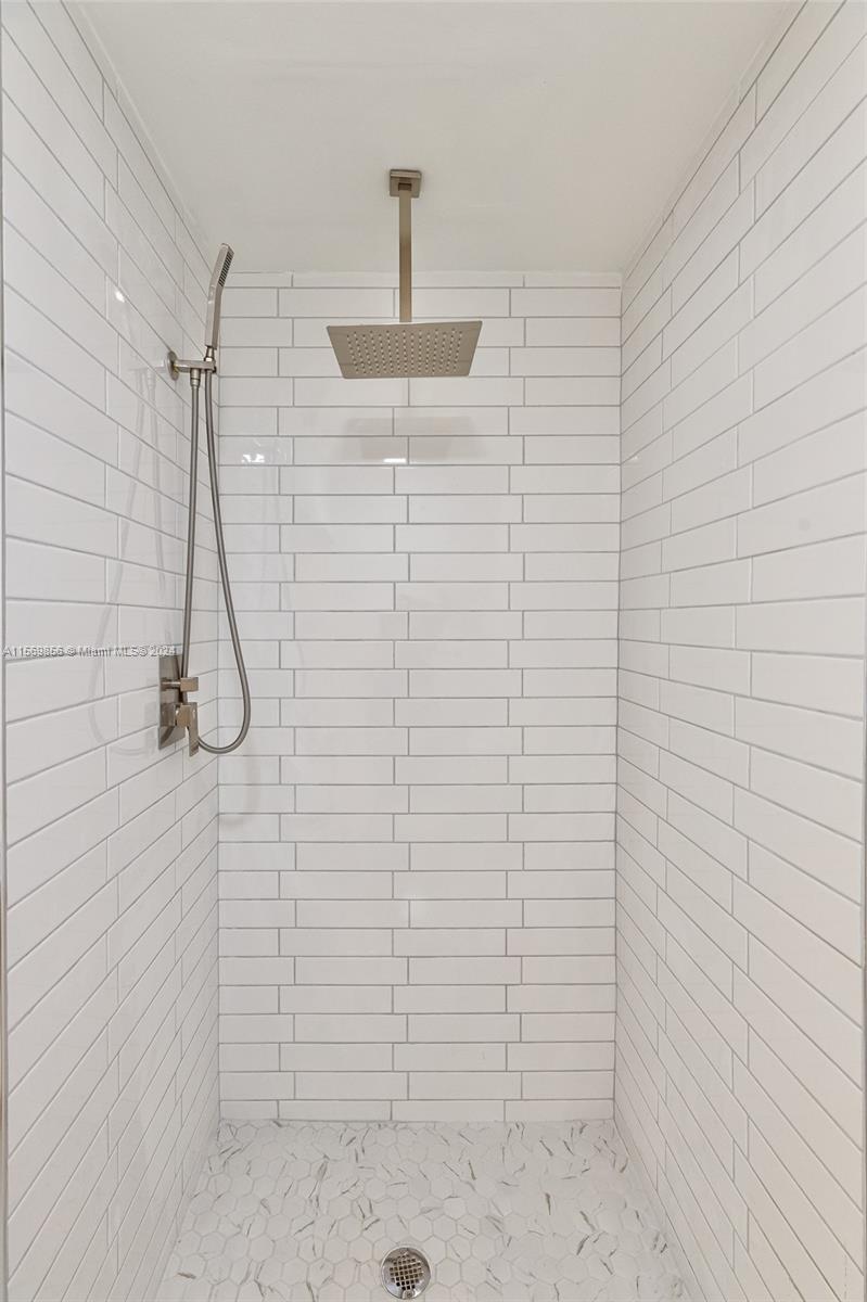 Master Bathroom Shower with Rain showerhead