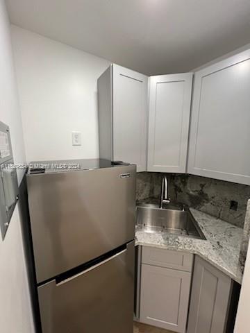 Kitchenette, no oven. May use burner.