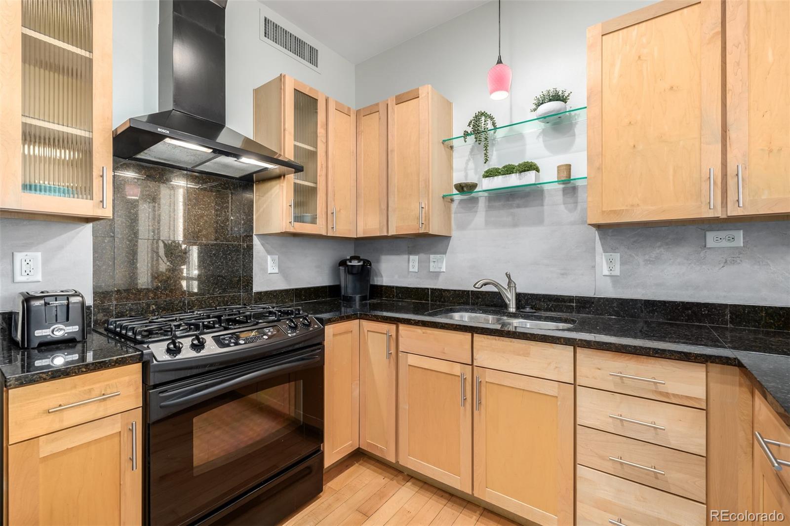 1438 Little Raven Street #102, Denver, CO 80202, 2 Bedrooms Bedrooms, ,2 BathroomsBathrooms,Residential,For Sale,Creekside Lofts,Little Raven,REC9562056