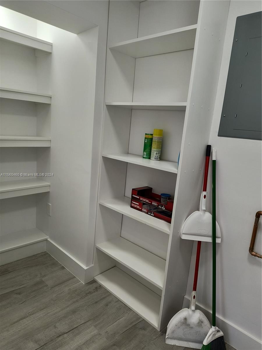 PANTRY CLOSET