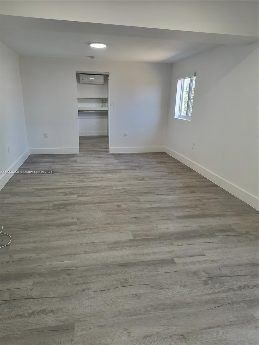 SPACIOUS MASTER BEDROOM