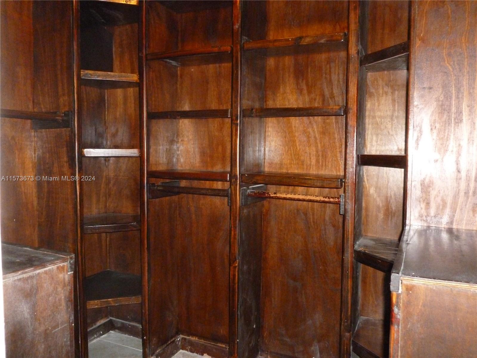 Master Bedroom walking closet
