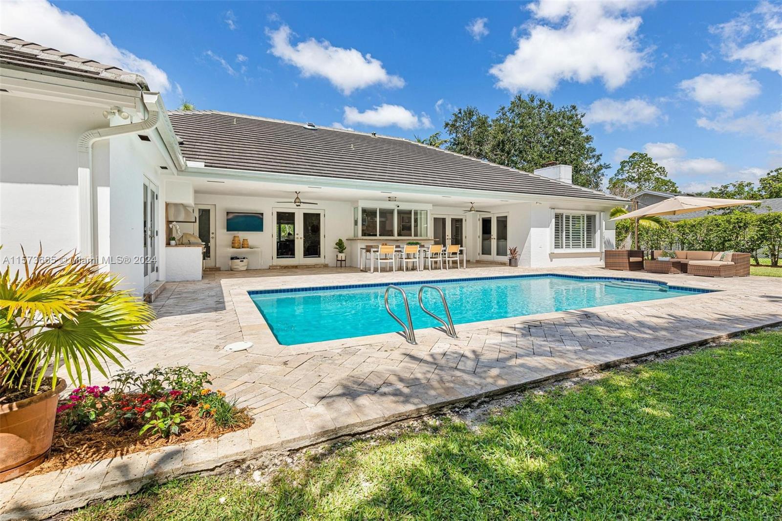 Fantastic pool and covered patio area for entertaining and enjoyment
