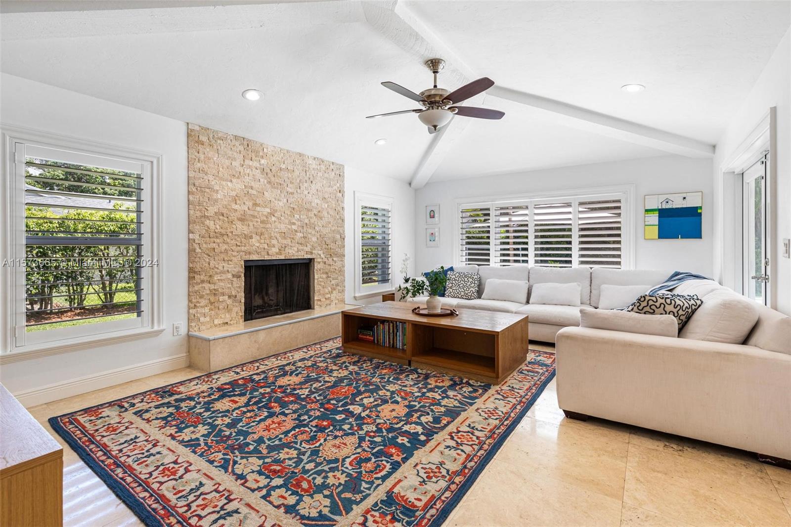 Working fireplace for those chillier evenings and ambiance