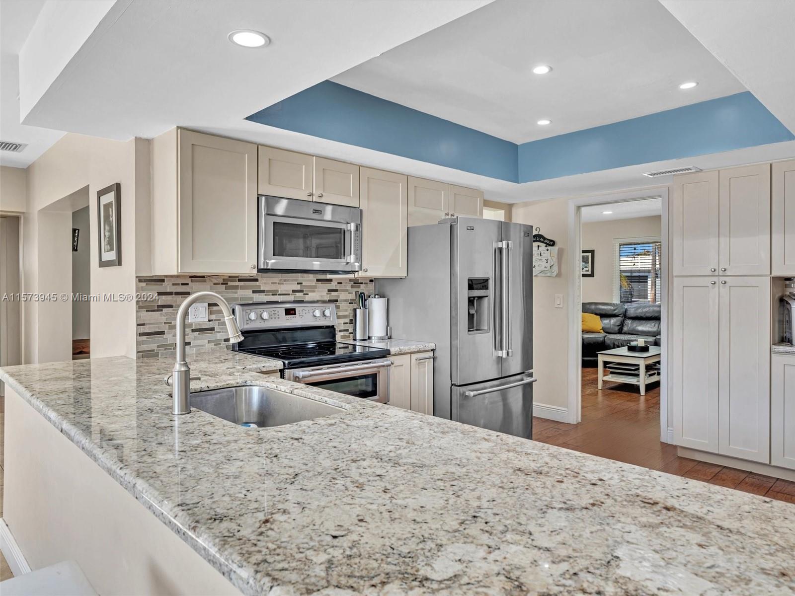 Tons of counter space - perfect for entertainning!