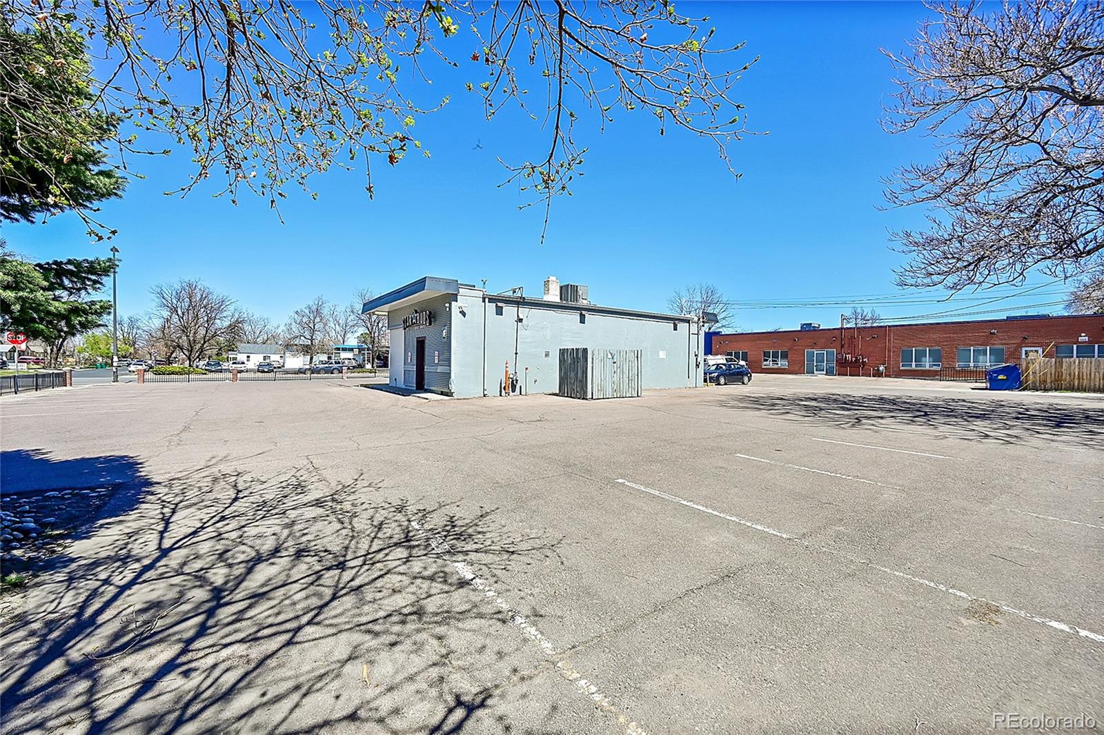 10100 Montview Boulevard, Aurora, CO 80010, ,Commercial,For Sale,Montview,REC8306560