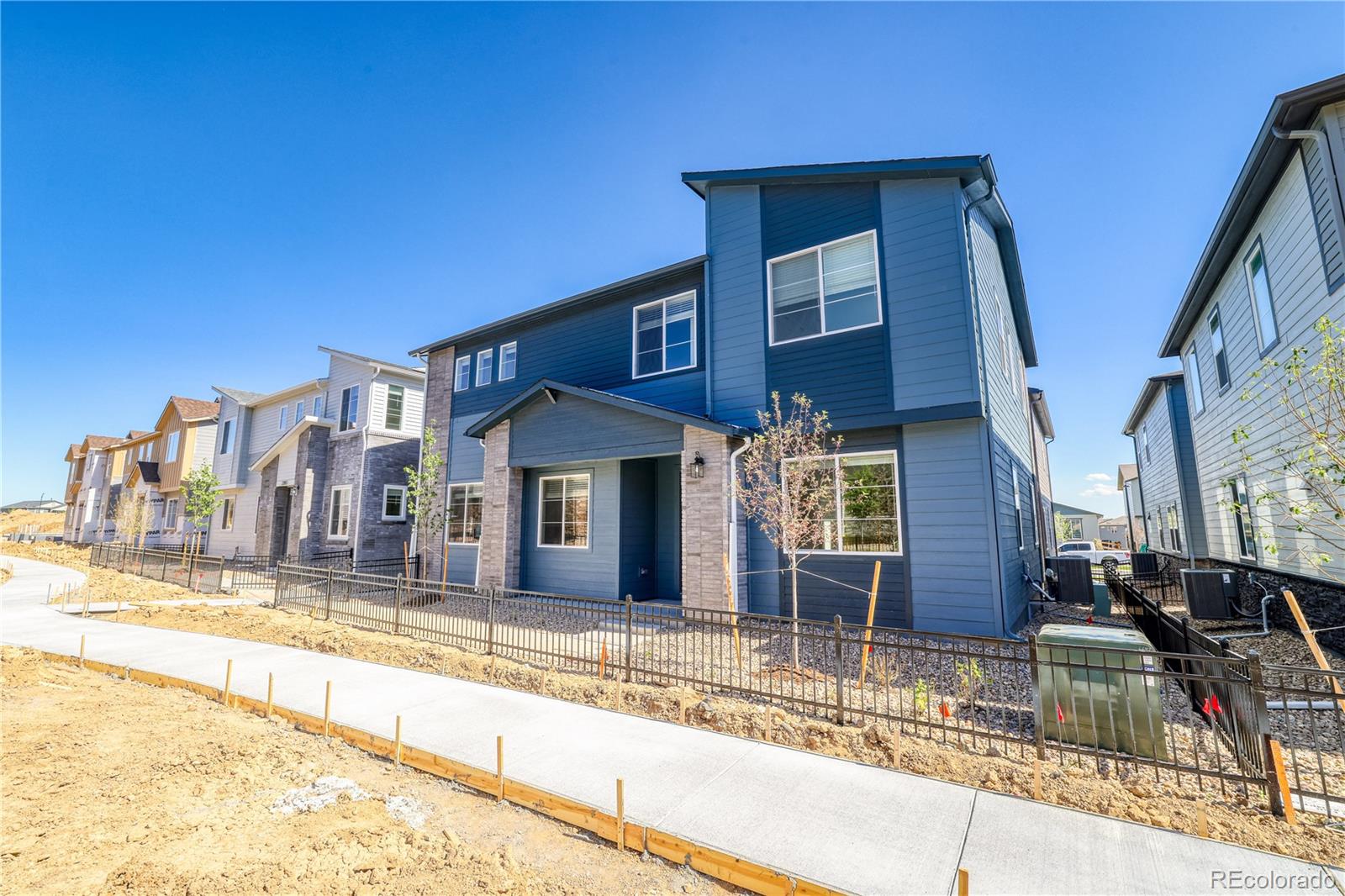 23851 40th Avenue, Aurora, CO 80019, 3 Bedrooms Bedrooms, ,3 BathroomsBathrooms,Residential,For Sale,40th,REC8904393