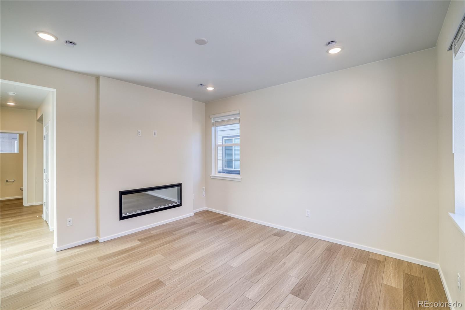 23851 40th Avenue, Aurora, CO 80019, 3 Bedrooms Bedrooms, ,3 BathroomsBathrooms,Residential,For Sale,40th,REC8904393