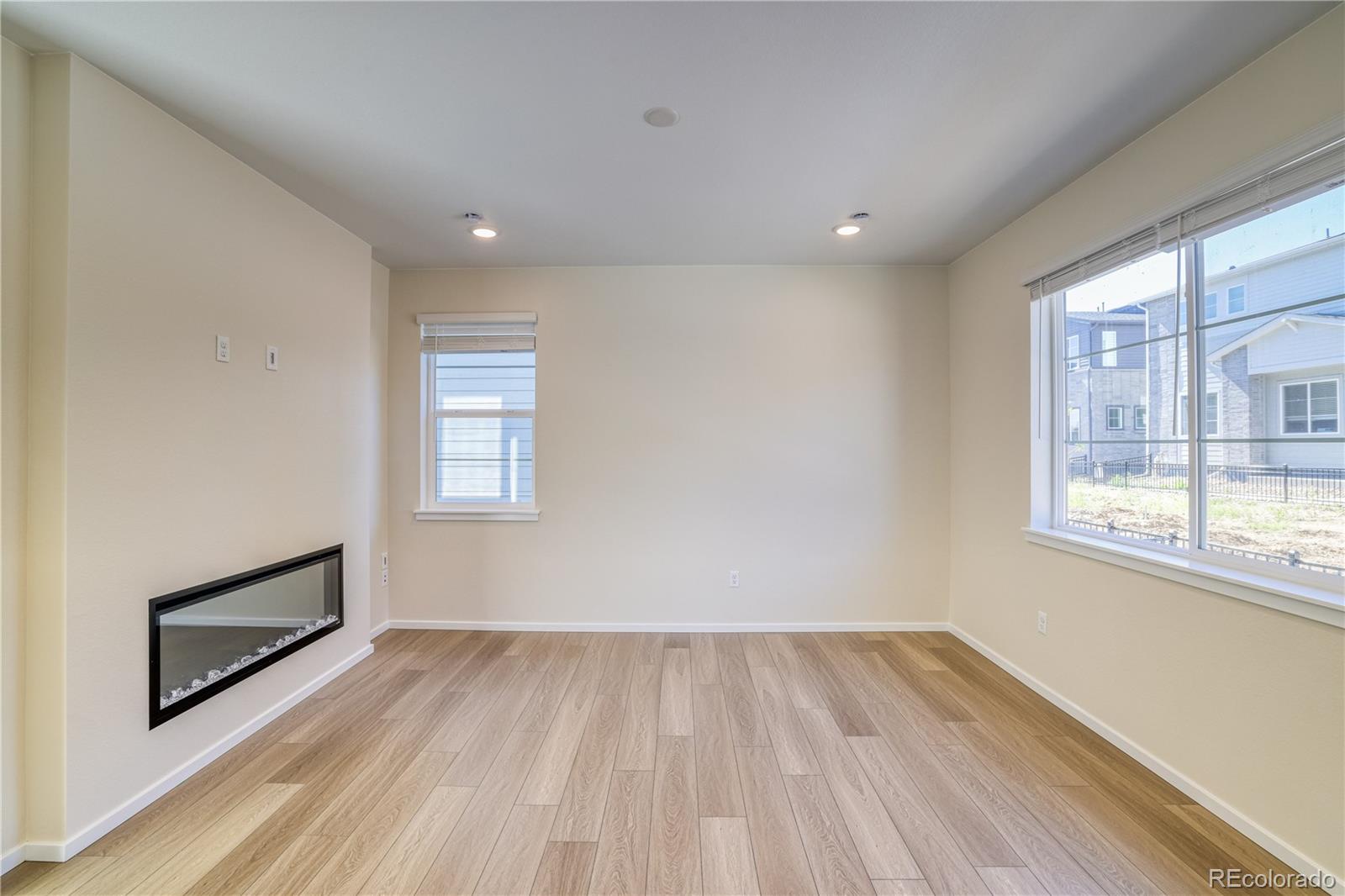 23851 40th Avenue, Aurora, CO 80019, 3 Bedrooms Bedrooms, ,3 BathroomsBathrooms,Residential,For Sale,40th,REC8904393
