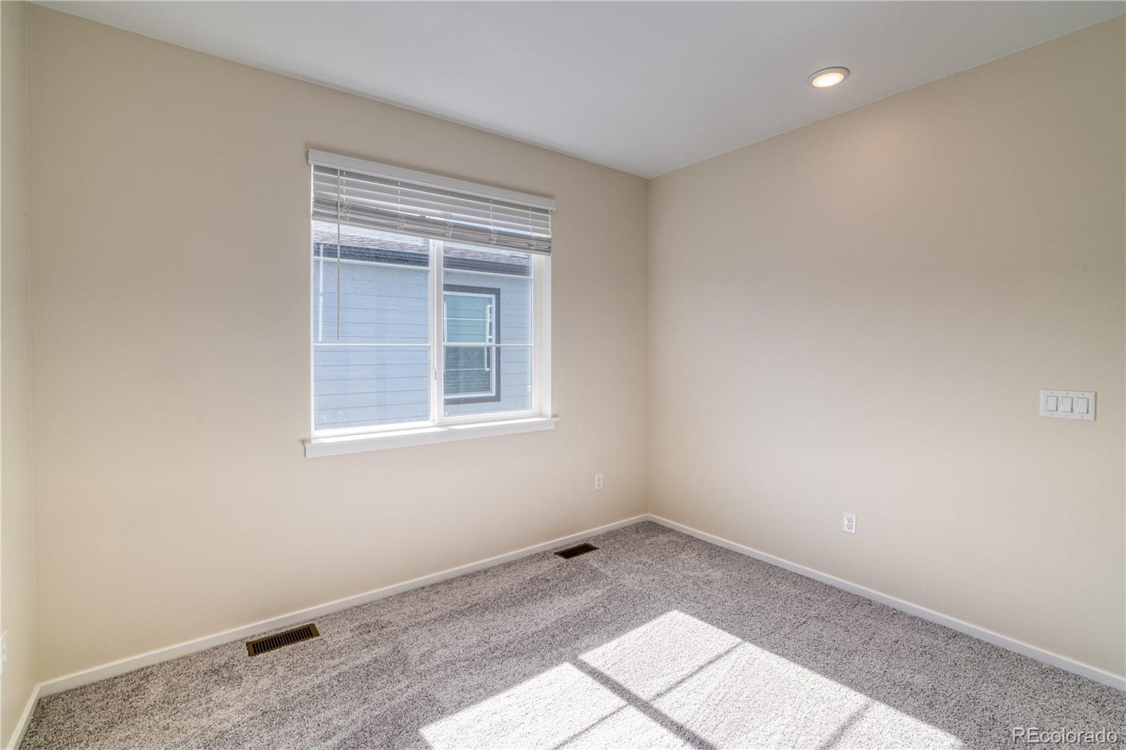 23851 40th Avenue, Aurora, CO 80019, 3 Bedrooms Bedrooms, ,3 BathroomsBathrooms,Residential,For Sale,40th,REC8904393