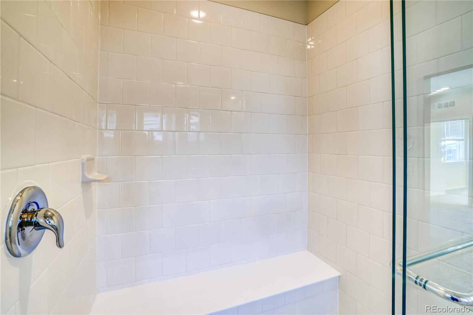 23851 40th Avenue, Aurora, CO 80019, 3 Bedrooms Bedrooms, ,3 BathroomsBathrooms,Residential,For Sale,40th,REC8904393