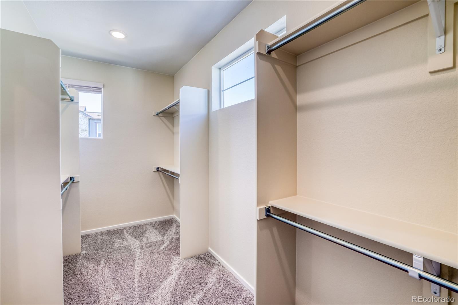 23851 40th Avenue, Aurora, CO 80019, 3 Bedrooms Bedrooms, ,3 BathroomsBathrooms,Residential,For Sale,40th,REC8904393