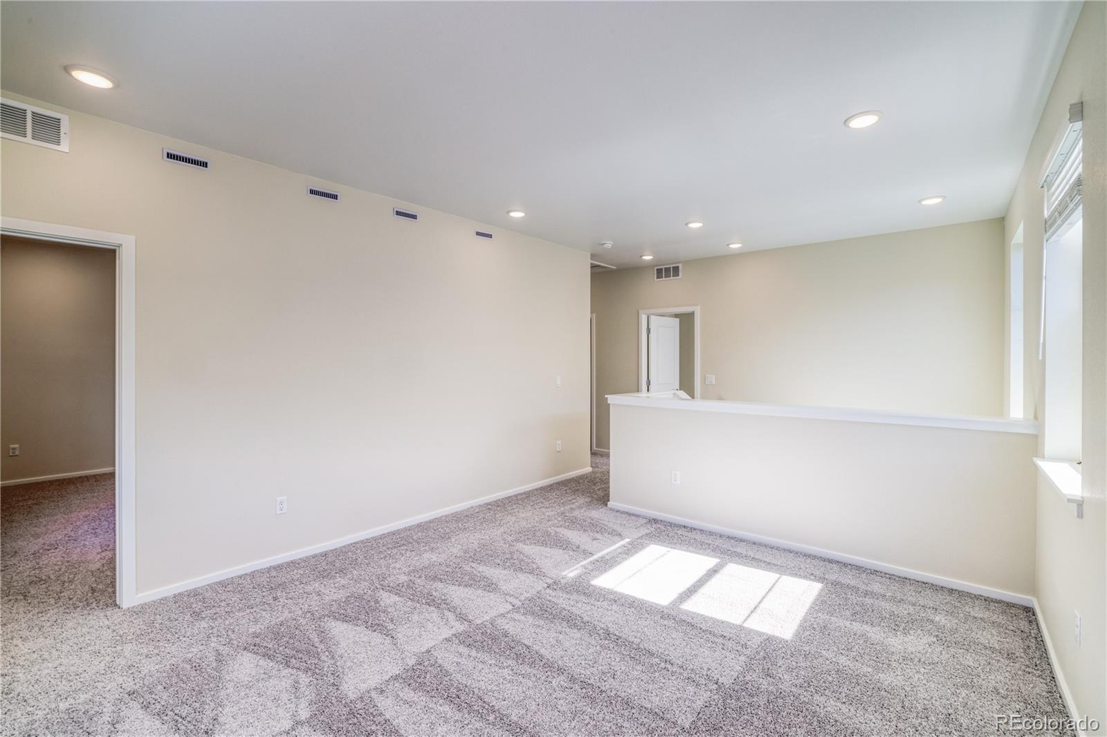 23851 40th Avenue, Aurora, CO 80019, 3 Bedrooms Bedrooms, ,3 BathroomsBathrooms,Residential,For Sale,40th,REC8904393