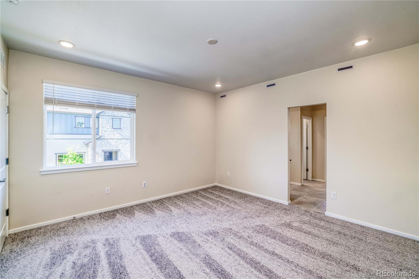 23851 40th Avenue, Aurora, CO 80019, 3 Bedrooms Bedrooms, ,3 BathroomsBathrooms,Residential,For Sale,40th,REC8904393