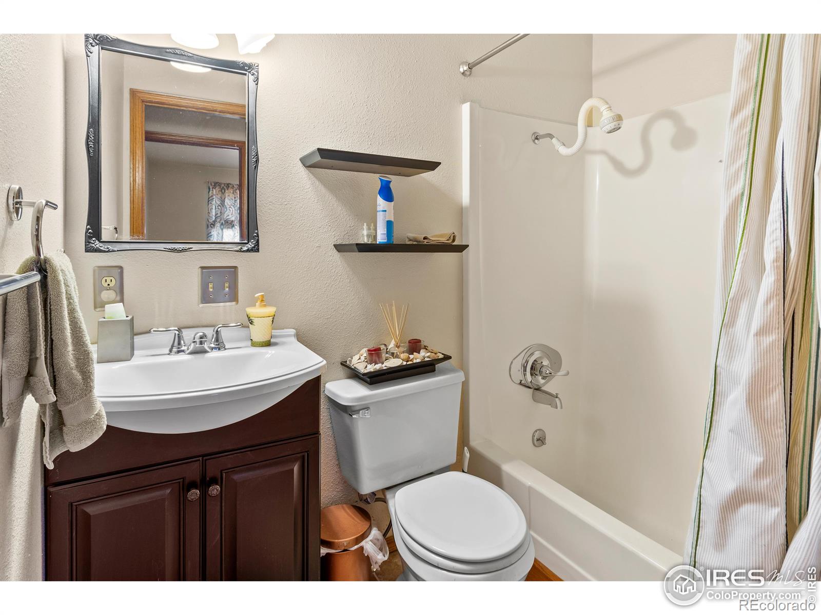 221 E County Road 66, Fort Collins, CO 80524, 4 Bedrooms Bedrooms, ,3 BathroomsBathrooms,Residential,For Sale,County Road 66,RECIR1009515