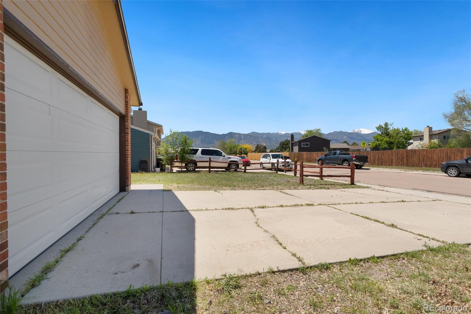 4215 Dawnlite Drive, Colorado Springs, CO 80916, 3 Bedrooms Bedrooms, ,2 BathroomsBathrooms,Residential,For Sale,Dawnlite,REC3264294