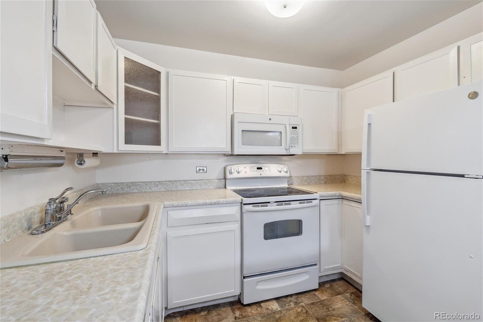 495 Dayton Street #10C, Denver, CO 80247, 2 Bedrooms Bedrooms, ,2 BathroomsBathrooms,Residential,For Sale,Dayton,REC6330874