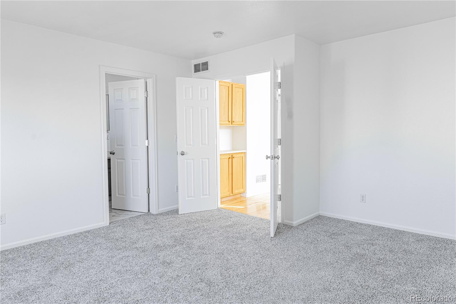 19877 40th Avenue, Denver, CO 80249, 6 Bedrooms Bedrooms, ,4 BathroomsBathrooms,Residential,For Sale,40th,REC7248106