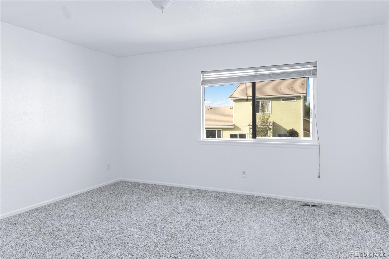 19877 40th Avenue, Denver, CO 80249, 6 Bedrooms Bedrooms, ,4 BathroomsBathrooms,Residential,For Sale,40th,REC7248106