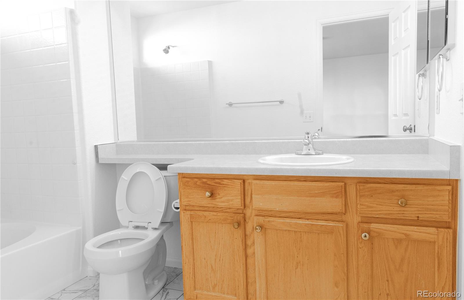 19877 40th Avenue, Denver, CO 80249, 6 Bedrooms Bedrooms, ,4 BathroomsBathrooms,Residential,For Sale,40th,REC7248106