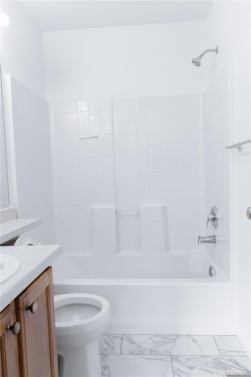 19877 40th Avenue, Denver, CO 80249, 6 Bedrooms Bedrooms, ,4 BathroomsBathrooms,Residential,For Sale,40th,REC7248106