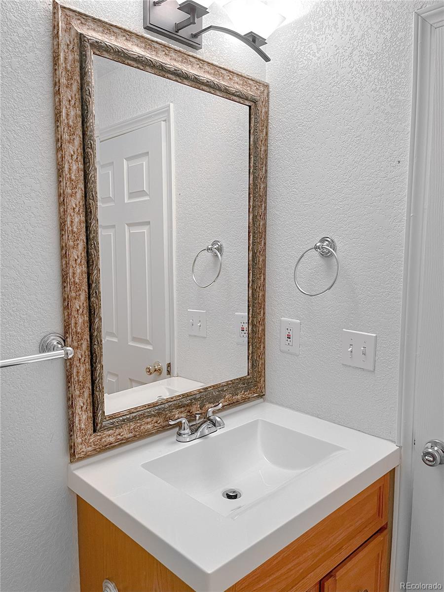 19877 40th Avenue, Denver, CO 80249, 6 Bedrooms Bedrooms, ,4 BathroomsBathrooms,Residential,For Sale,40th,REC7248106