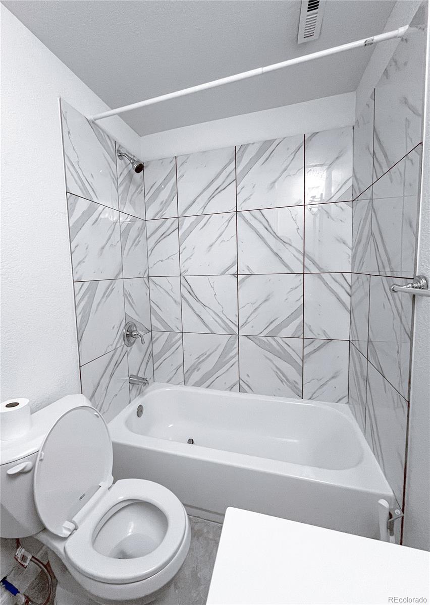 19877 40th Avenue, Denver, CO 80249, 6 Bedrooms Bedrooms, ,4 BathroomsBathrooms,Residential,For Sale,40th,REC7248106