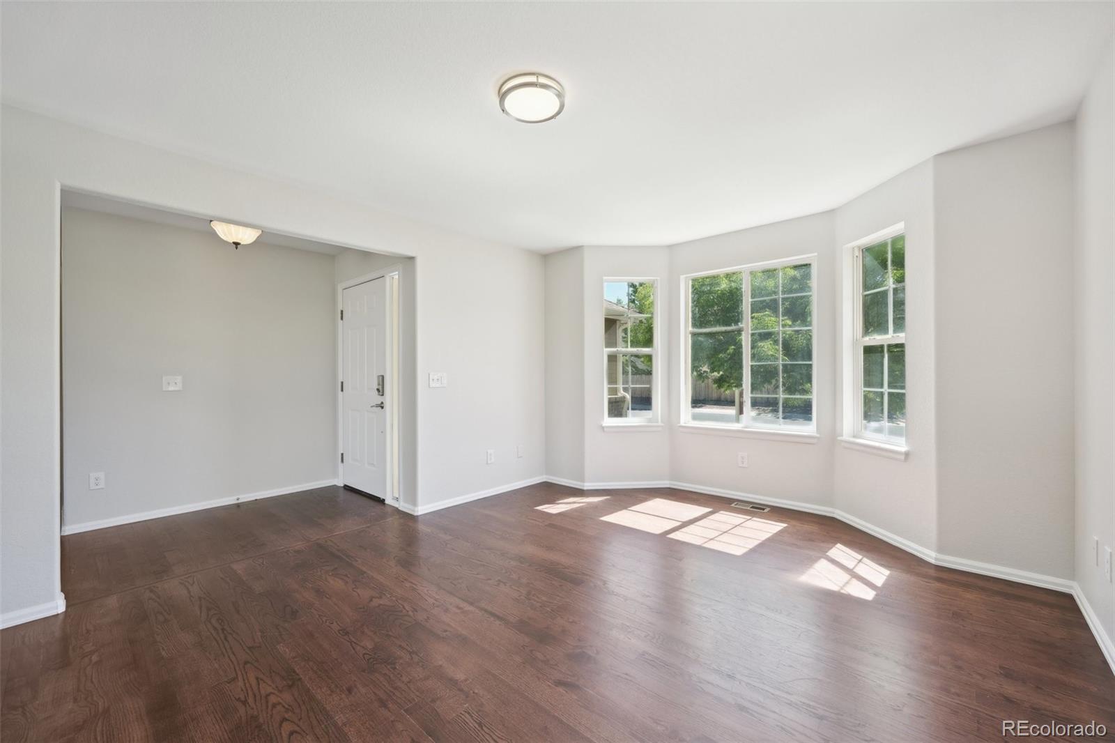 5879 Versailles Street, Aurora, CO 80015, 3 Bedrooms Bedrooms, ,3 BathroomsBathrooms,Residential,For Sale,Versailles,REC2857201