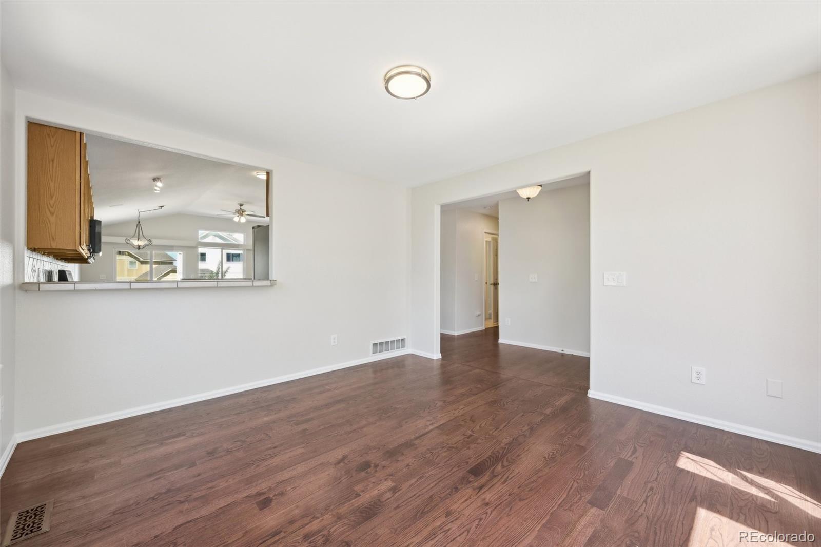 5879 Versailles Street, Aurora, CO 80015, 3 Bedrooms Bedrooms, ,3 BathroomsBathrooms,Residential,For Sale,Versailles,REC2857201