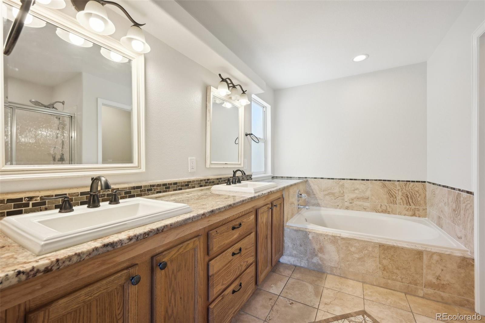 5879 Versailles Street, Aurora, CO 80015, 3 Bedrooms Bedrooms, ,3 BathroomsBathrooms,Residential,For Sale,Versailles,REC2857201