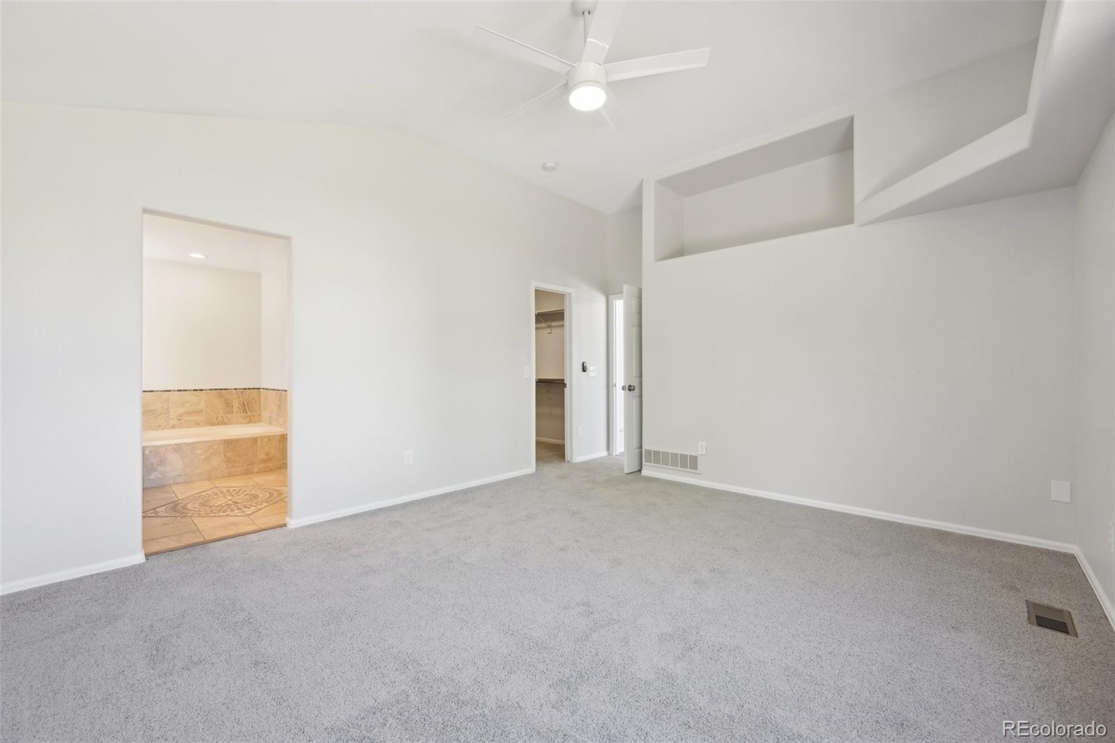 5879 Versailles Street, Aurora, CO 80015, 3 Bedrooms Bedrooms, ,3 BathroomsBathrooms,Residential,For Sale,Versailles,REC2857201