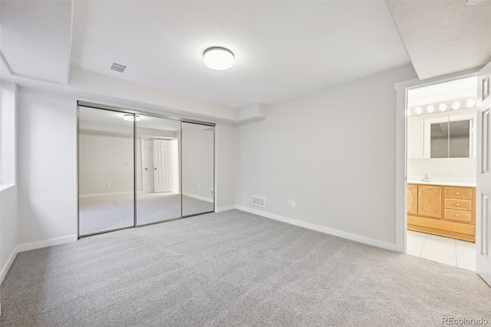 5879 Versailles Street, Aurora, CO 80015, 3 Bedrooms Bedrooms, ,3 BathroomsBathrooms,Residential,For Sale,Versailles,REC2857201