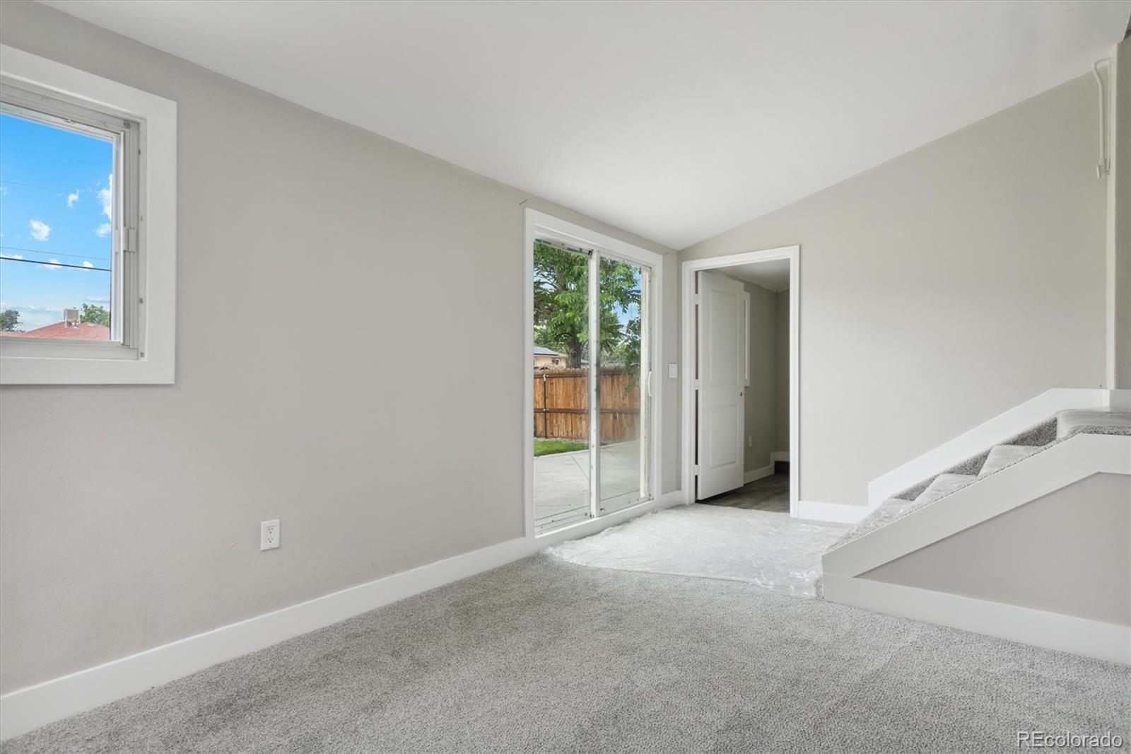 2249 Kingston Street, Aurora, CO 80010, 5 Bedrooms Bedrooms, ,2 BathroomsBathrooms,Residential,For Sale,Kingston,REC4036380